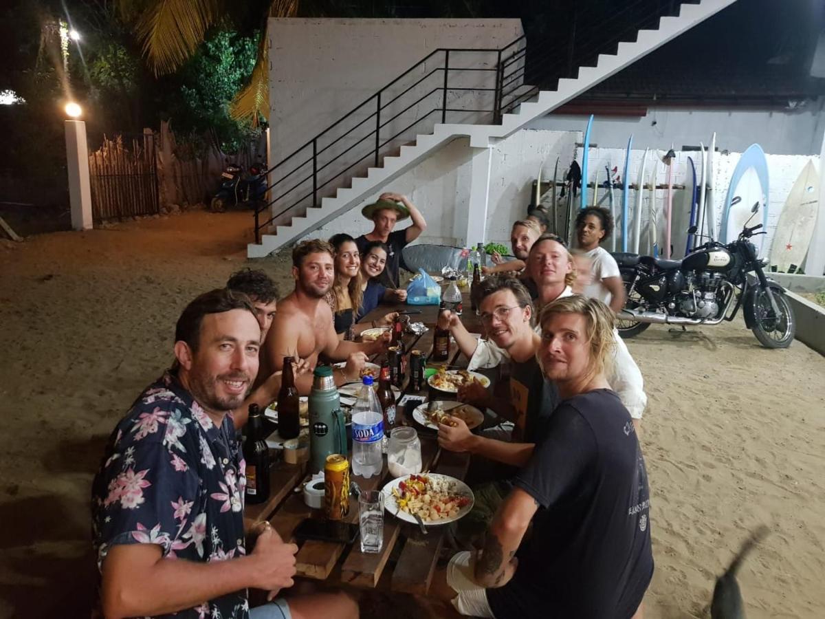 Hangover Hostels Arugam Bay Esterno foto
