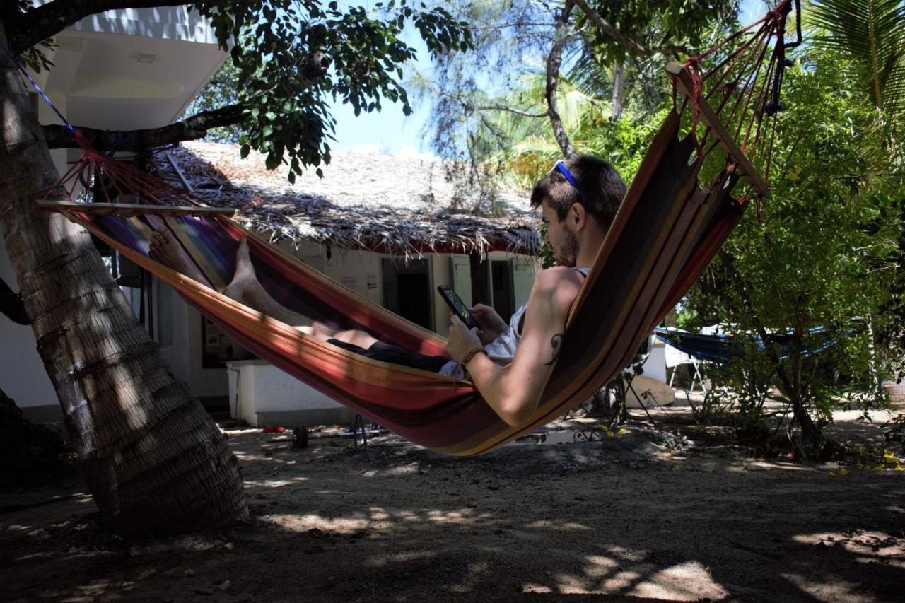 Hangover Hostels Arugam Bay Esterno foto