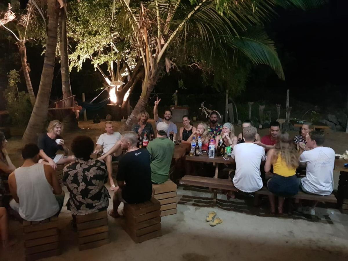 Hangover Hostels Arugam Bay Esterno foto