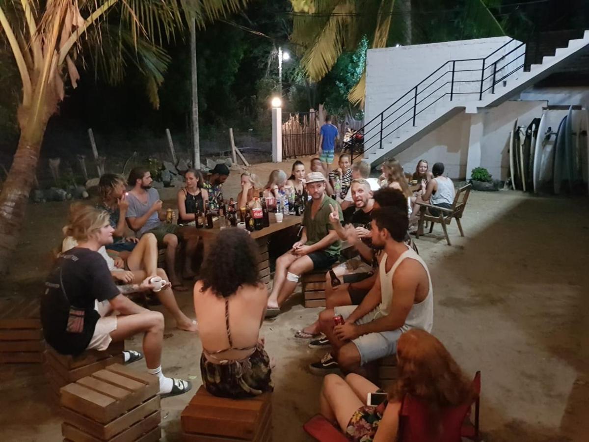 Hangover Hostels Arugam Bay Esterno foto