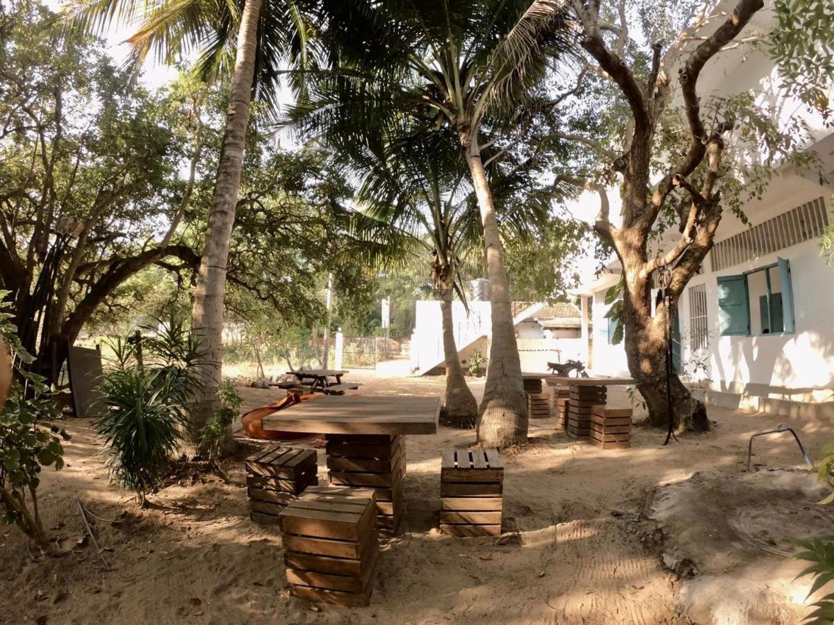 Hangover Hostels Arugam Bay Esterno foto