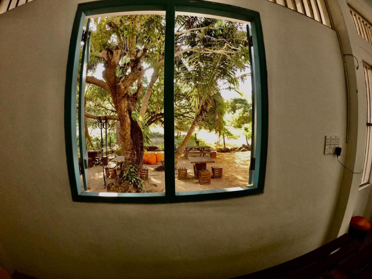 Hangover Hostels Arugam Bay Esterno foto