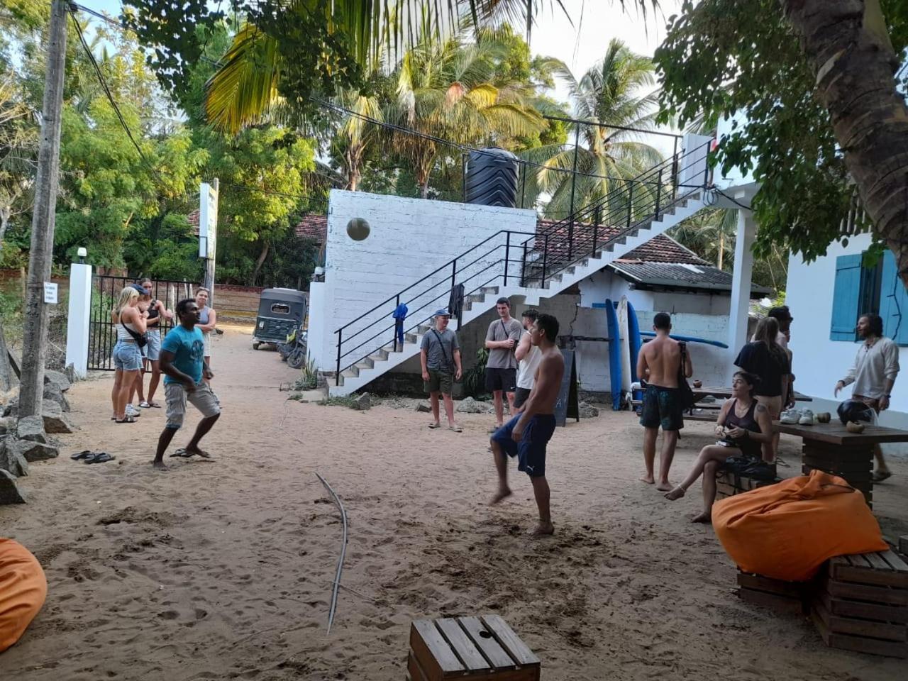 Hangover Hostels Arugam Bay Esterno foto
