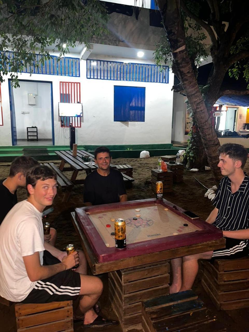 Hangover Hostels Arugam Bay Esterno foto