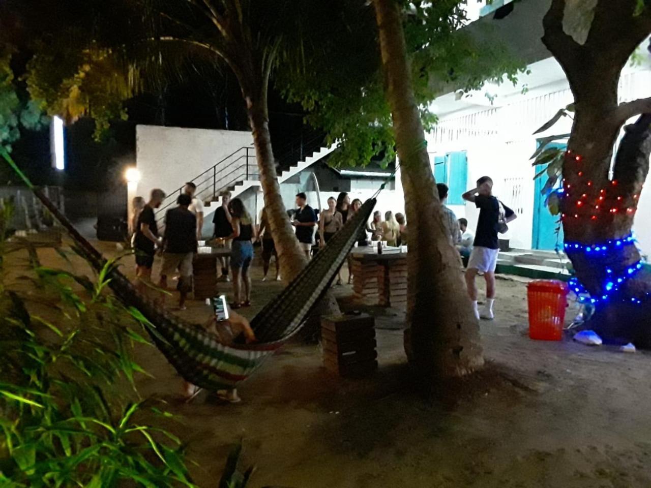 Hangover Hostels Arugam Bay Esterno foto