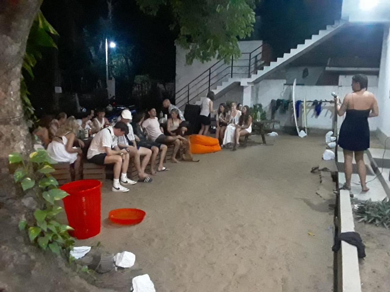 Hangover Hostels Arugam Bay Esterno foto