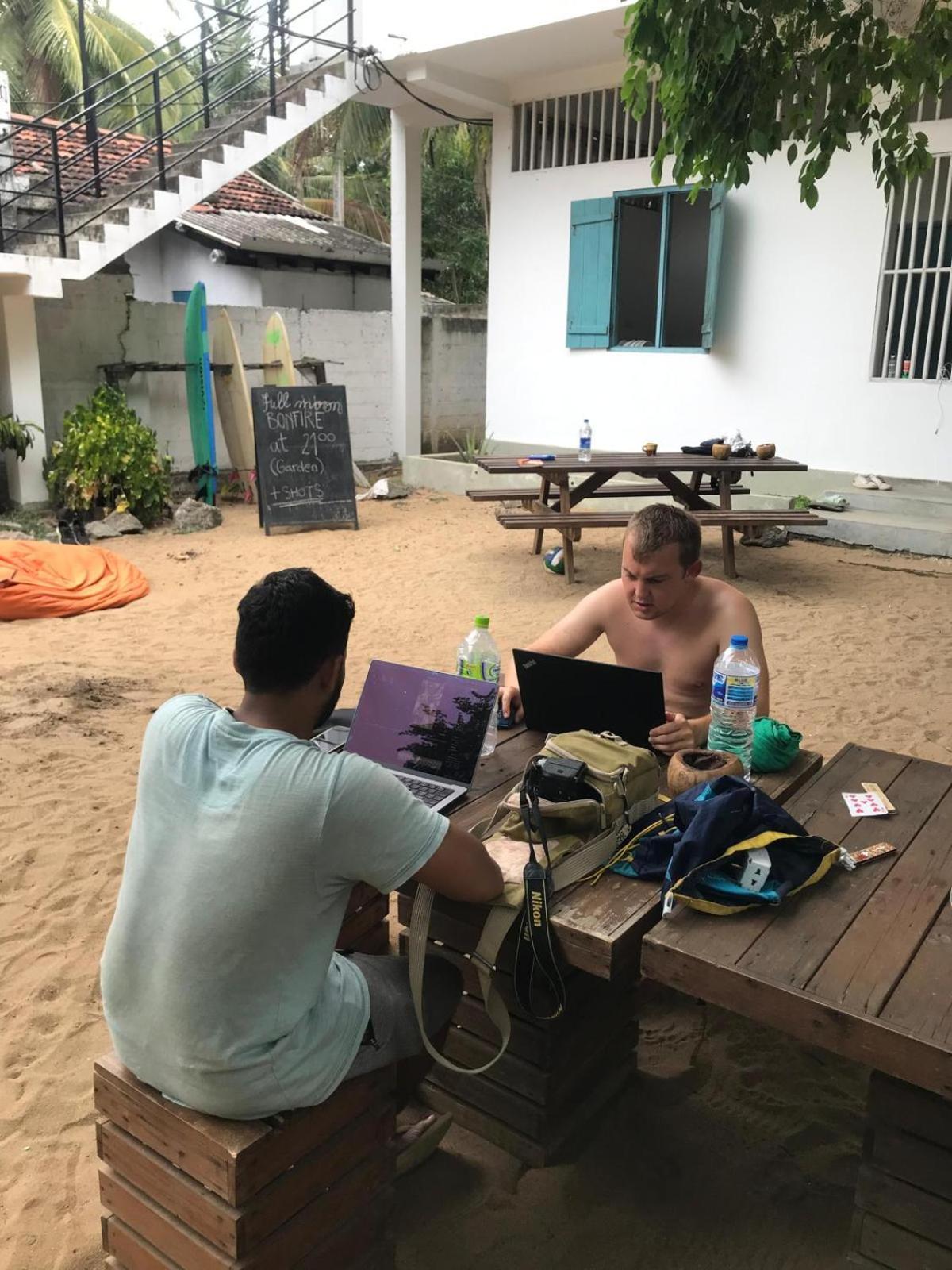 Hangover Hostels Arugam Bay Esterno foto