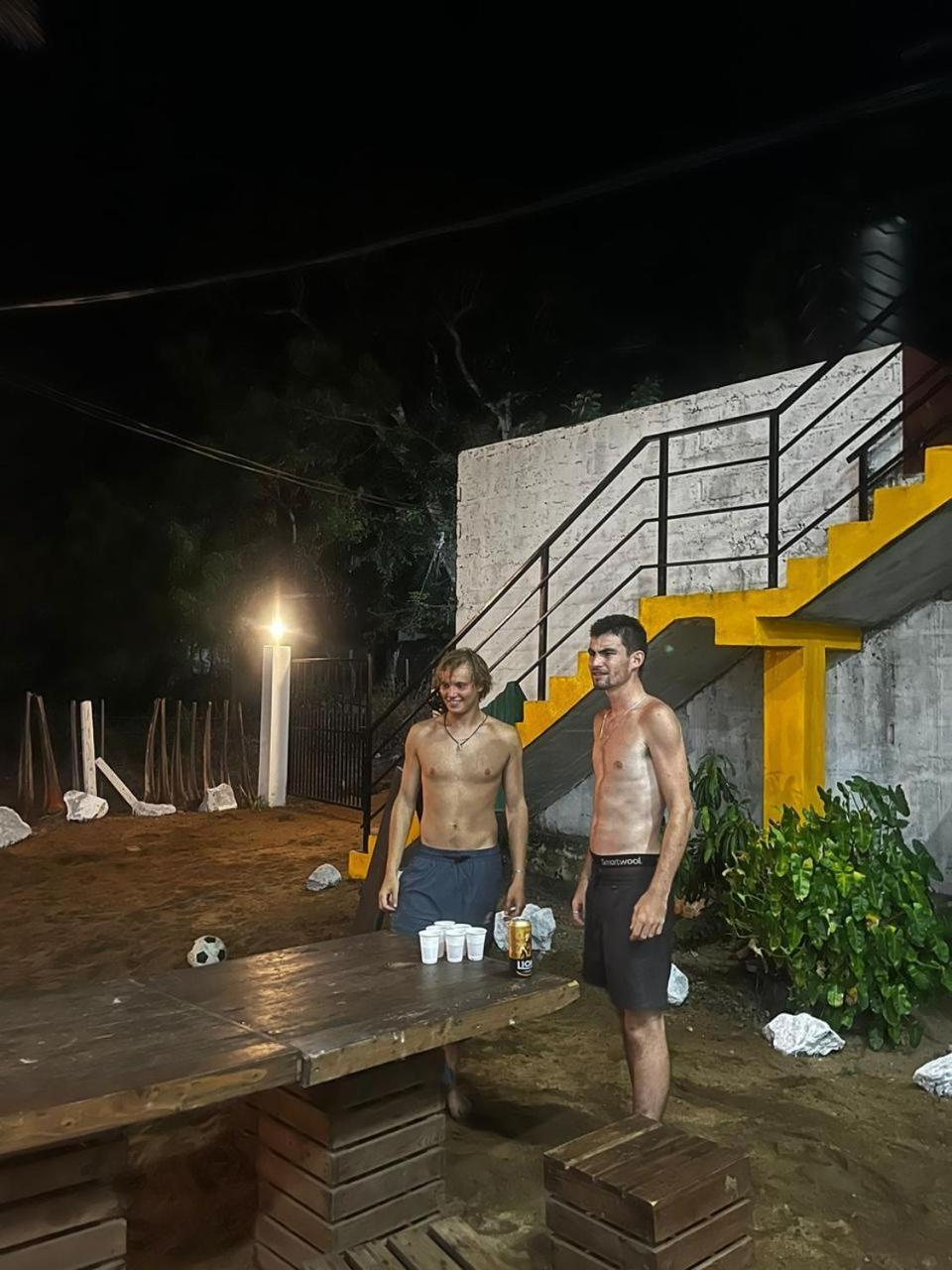 Hangover Hostels Arugam Bay Esterno foto