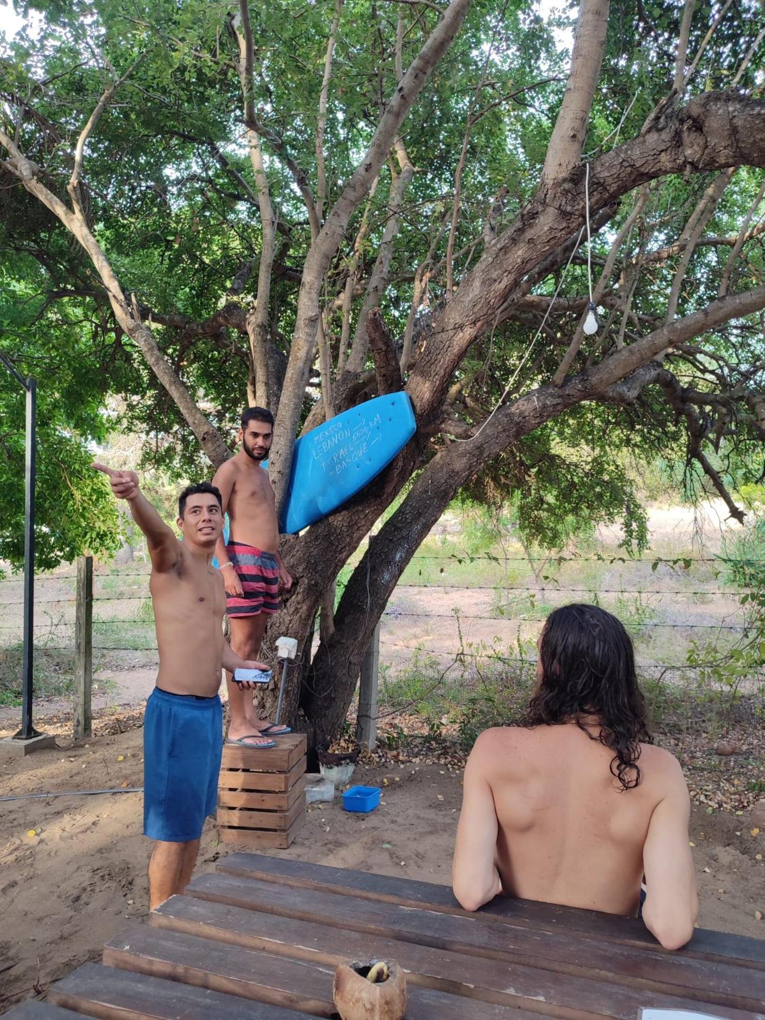 Hangover Hostels Arugam Bay Esterno foto