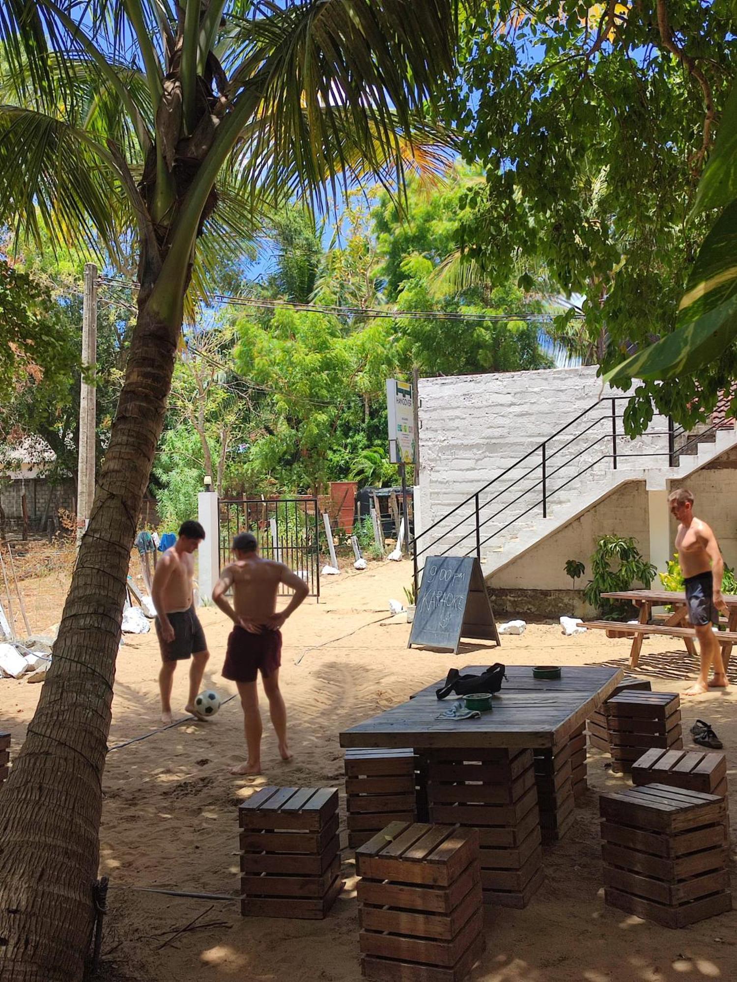 Hangover Hostels Arugam Bay Esterno foto