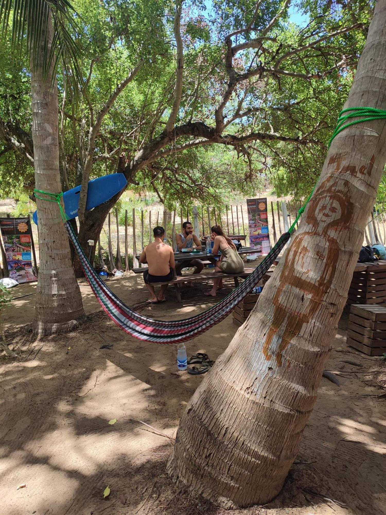 Hangover Hostels Arugam Bay Esterno foto