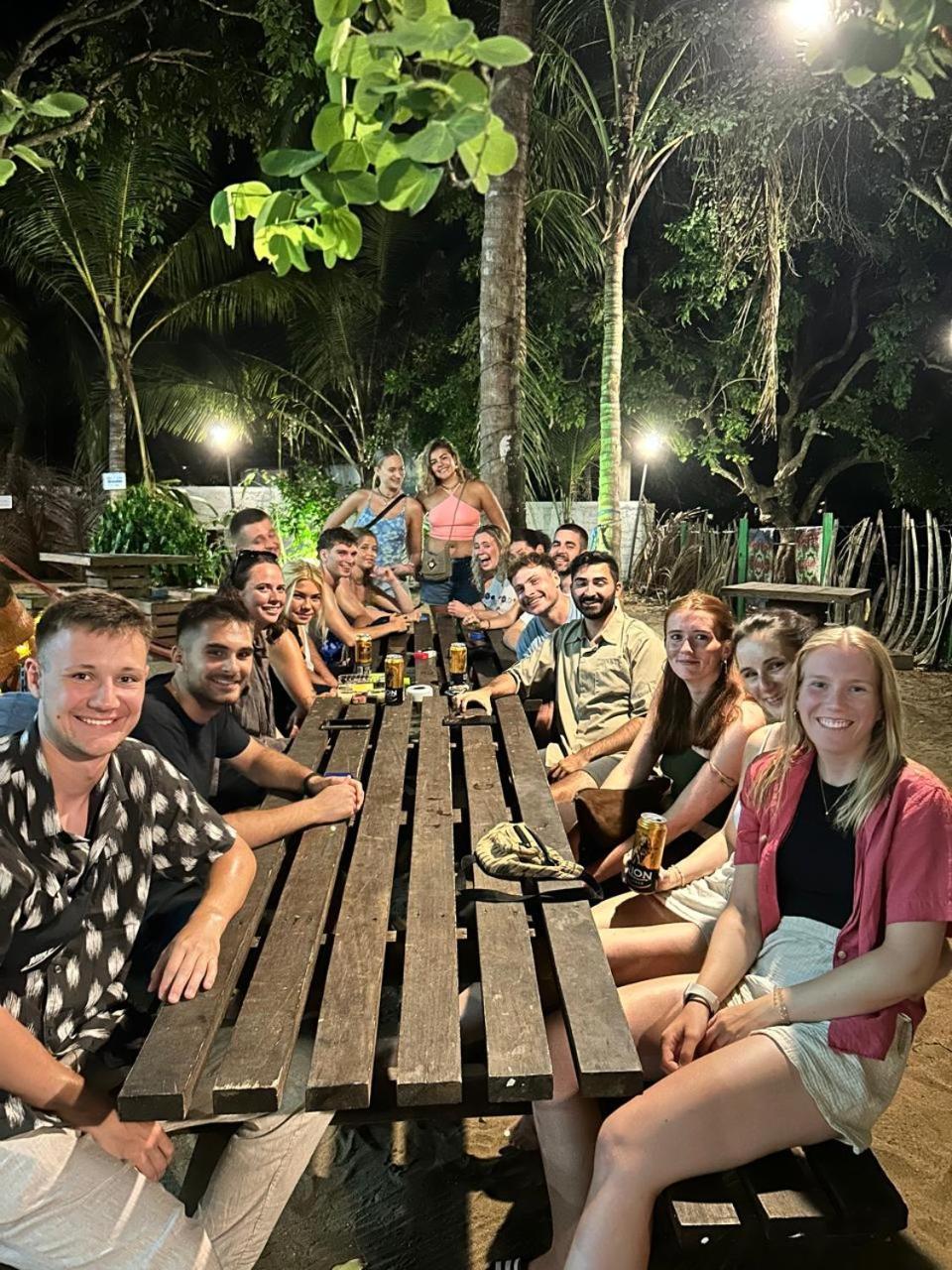 Hangover Hostels Arugam Bay Esterno foto